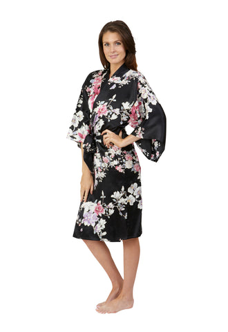 Kimono Robe or Yukata: What is the difference? – Beautiful Robes