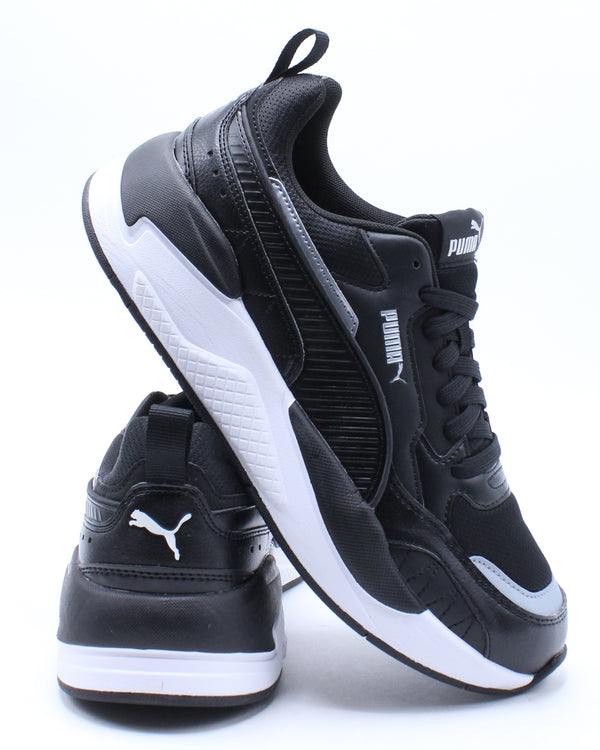 black trainer shoes