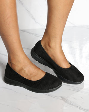 Niota Slip Resistant Flats - Black 