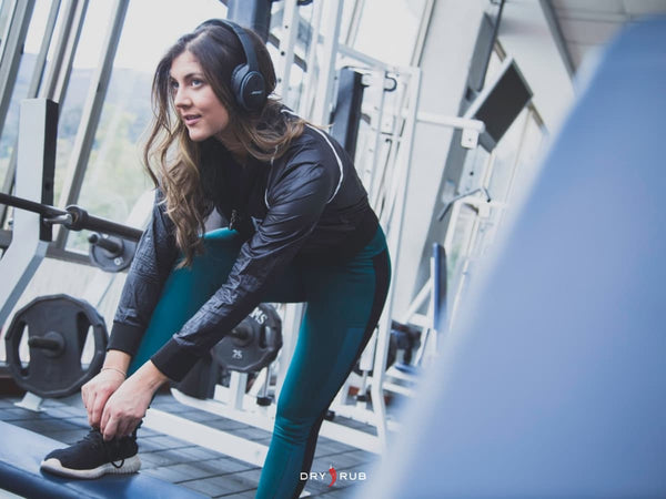 what to bring to the gym - headphones