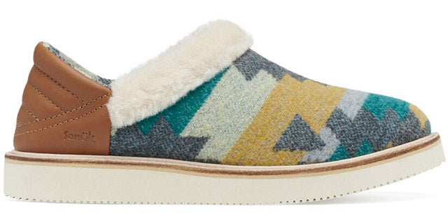 Sanuk Cozy Vibes Collections