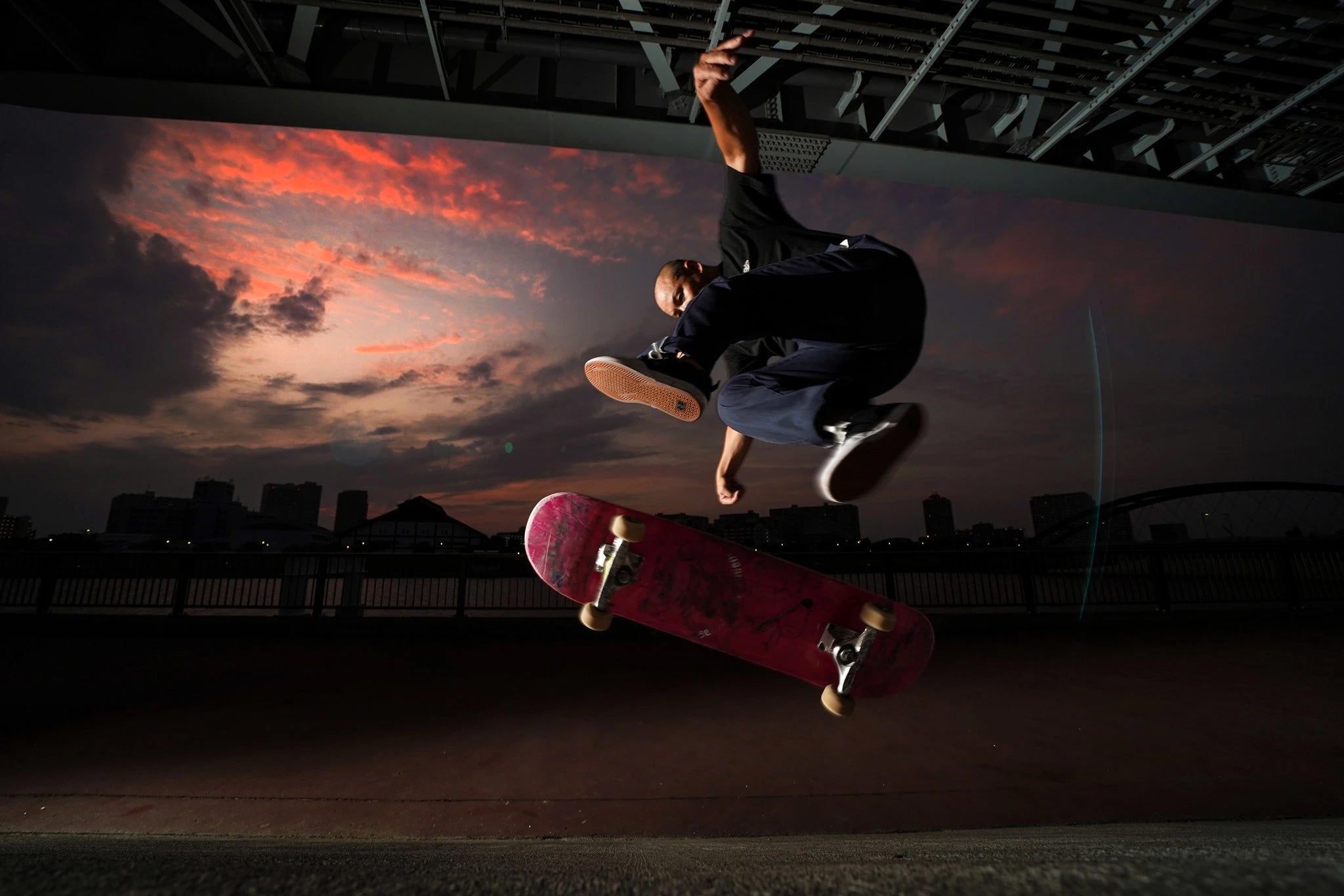Japan’s Skateboarders Roll, Warily, Out of the Shadows