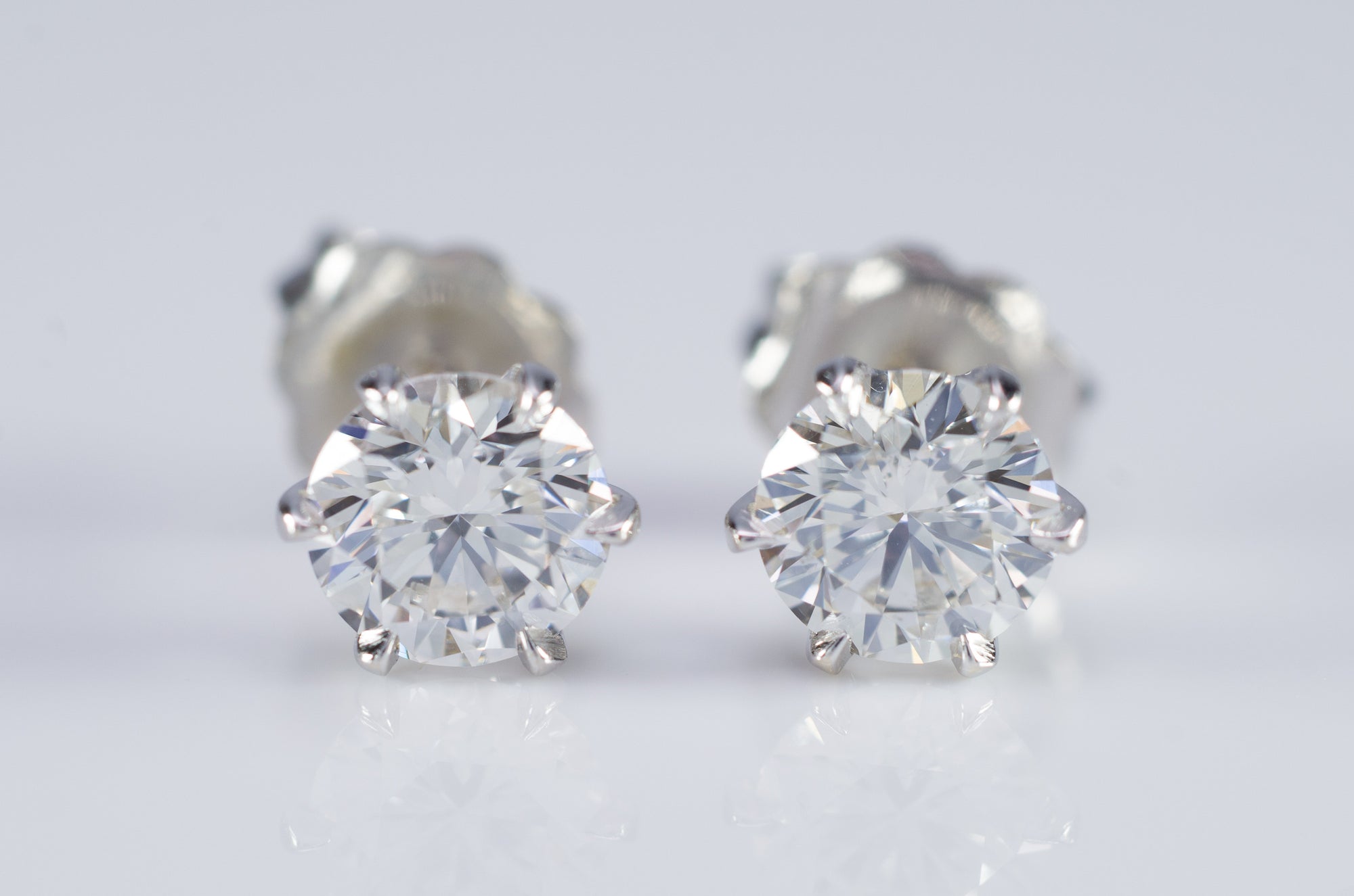 1CTW JAMES ALLEN DIAMOND STUDS IN SCALLOPED 6 PRONG BASKET - SinCityFinds