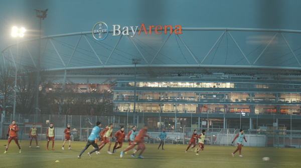 Lukas Hradecky s'entraîne à BayArena à Leverkusen