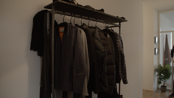 Custommade clothes racks for the doorway - RackBuddy x Lukas Hradecky 