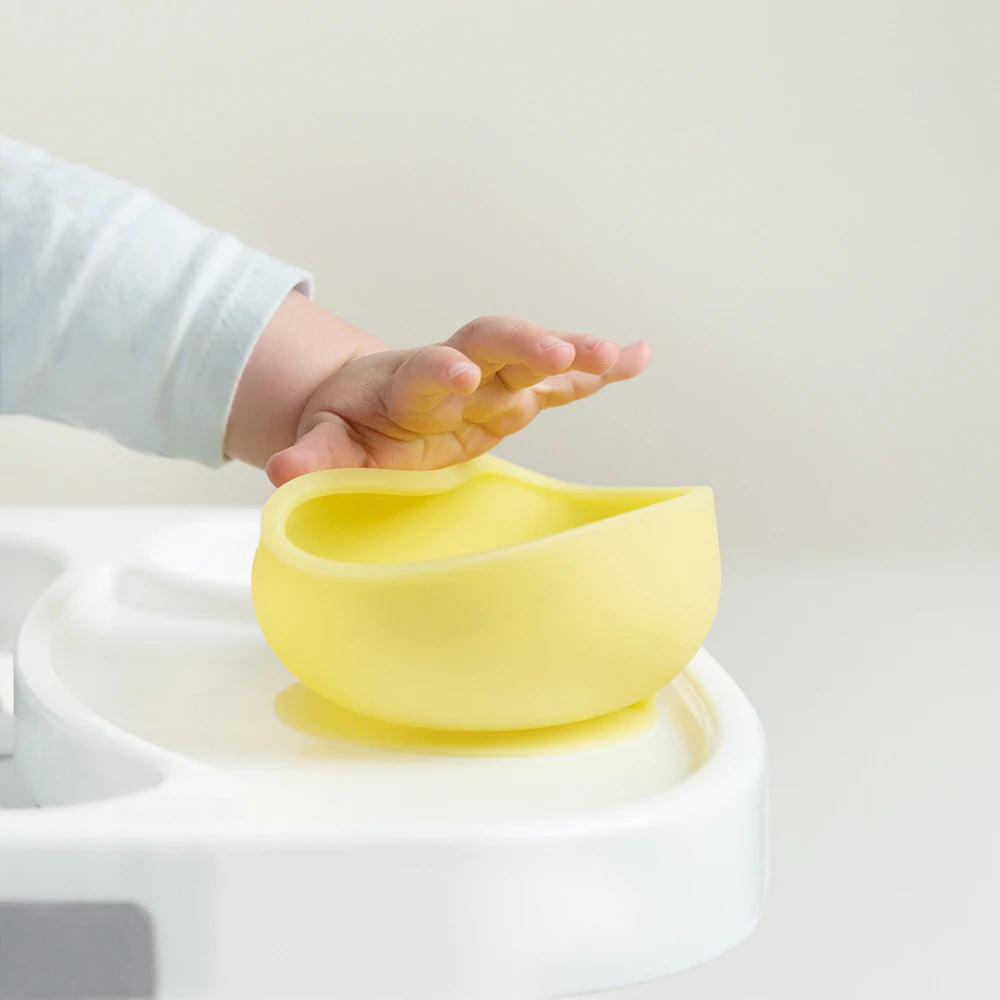 https://cdn.shopify.com/s/files/1/1300/6865/products/Ola-Baby-Silicone-Suction-Bowl-with-Lid-Lemon-OLA-BABY-2.webp?v=1653614669&width=1000