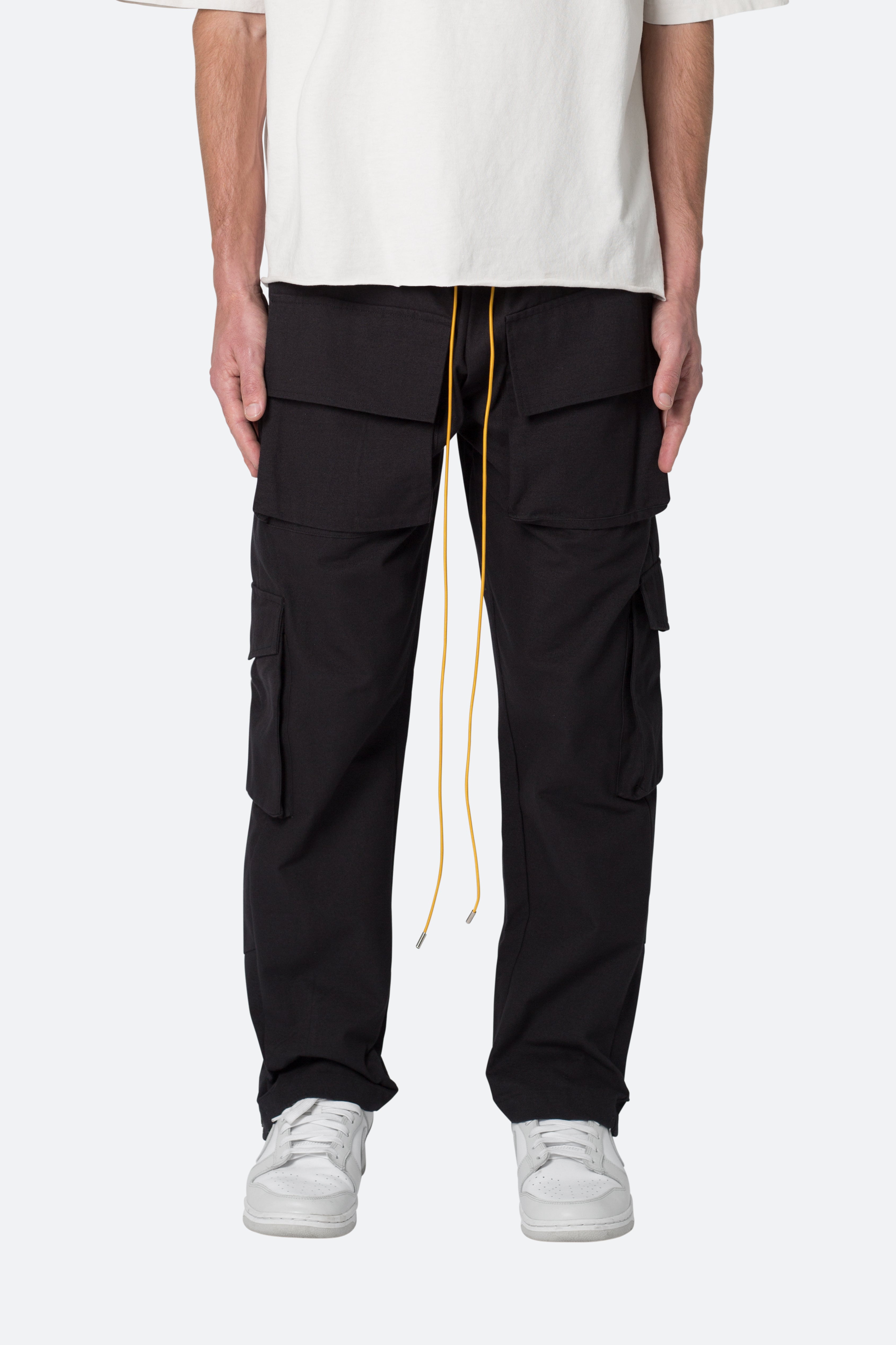Drop Crotch Cargo Pants - Black | mnml | shop now