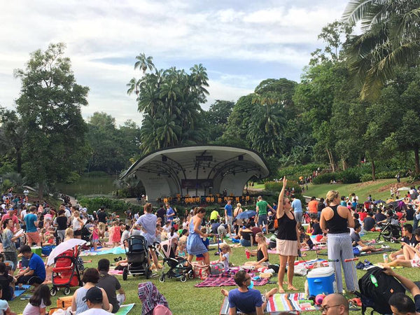 Things to do this Weekend: Enjoy a Picnic & Some Music at the Gardens with Your LOs! - SBG