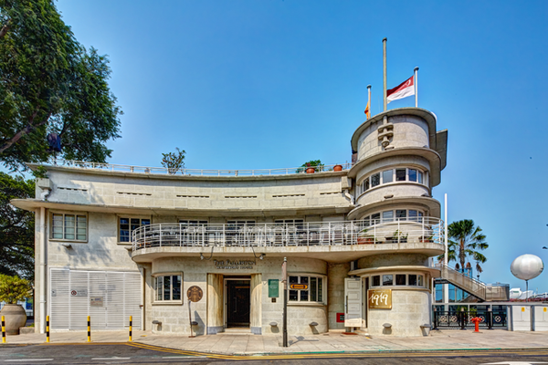 Jubilee Walk - The Fullerton Waterboat House