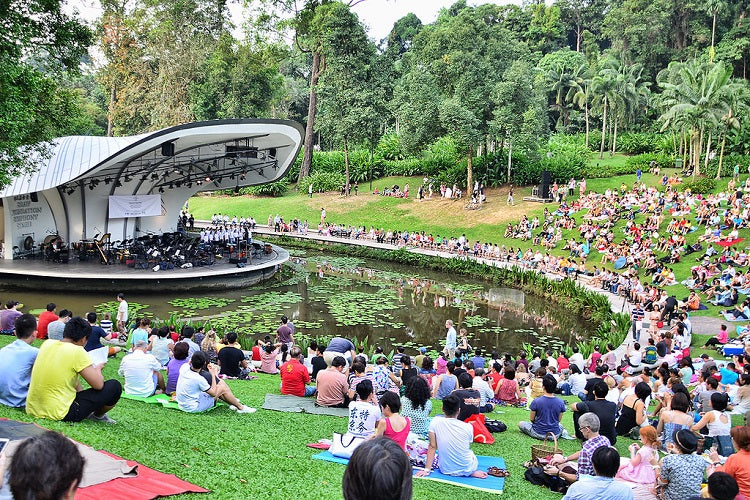 Catch a Movie Under the Starry Sky at Botanic Gardens!