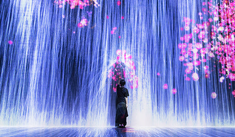 Must Go: Future World: Where Art Meets Science - Universe of Water Particles