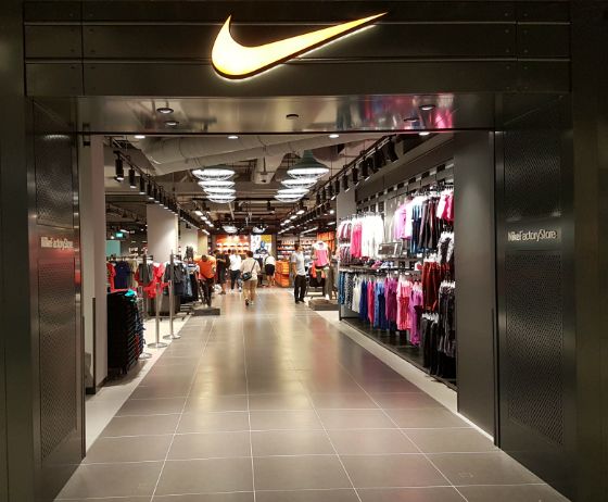 nike outlet clementi