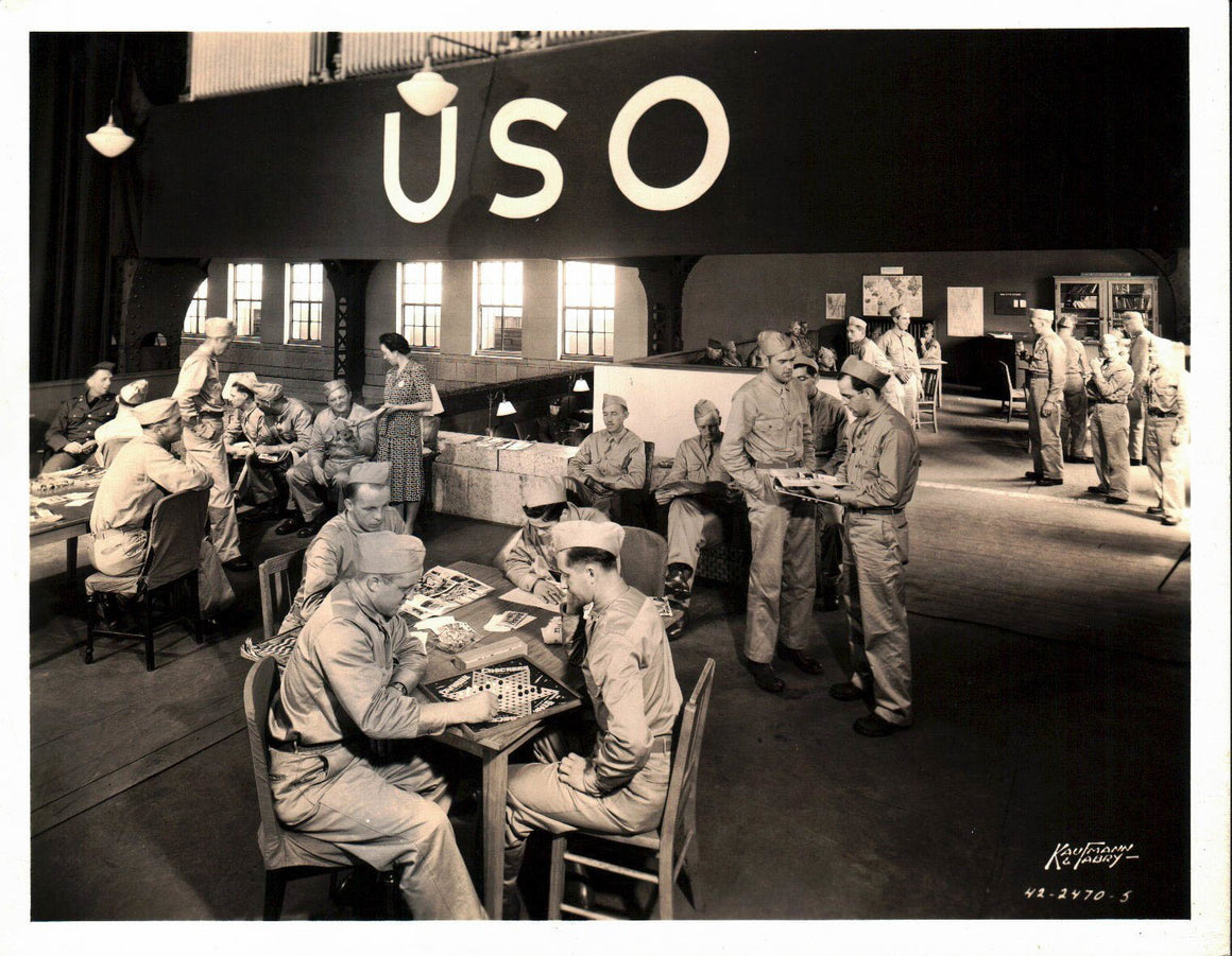 WWII Railroad Union Station Chicago PRR Military Servicemen's USO Lounge Photo