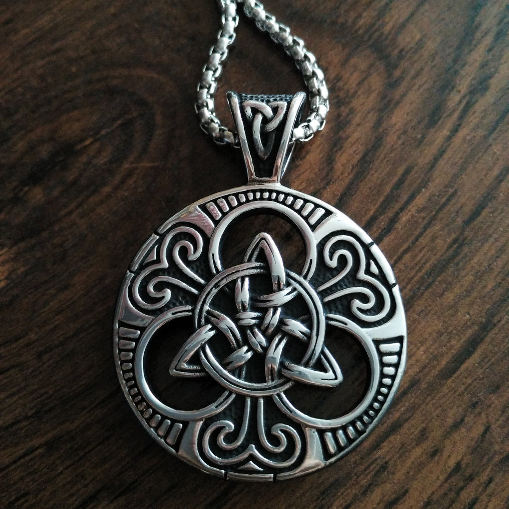 Celtic Triquetra Trinity Knot Stainless Steel Pendant – Tebuti