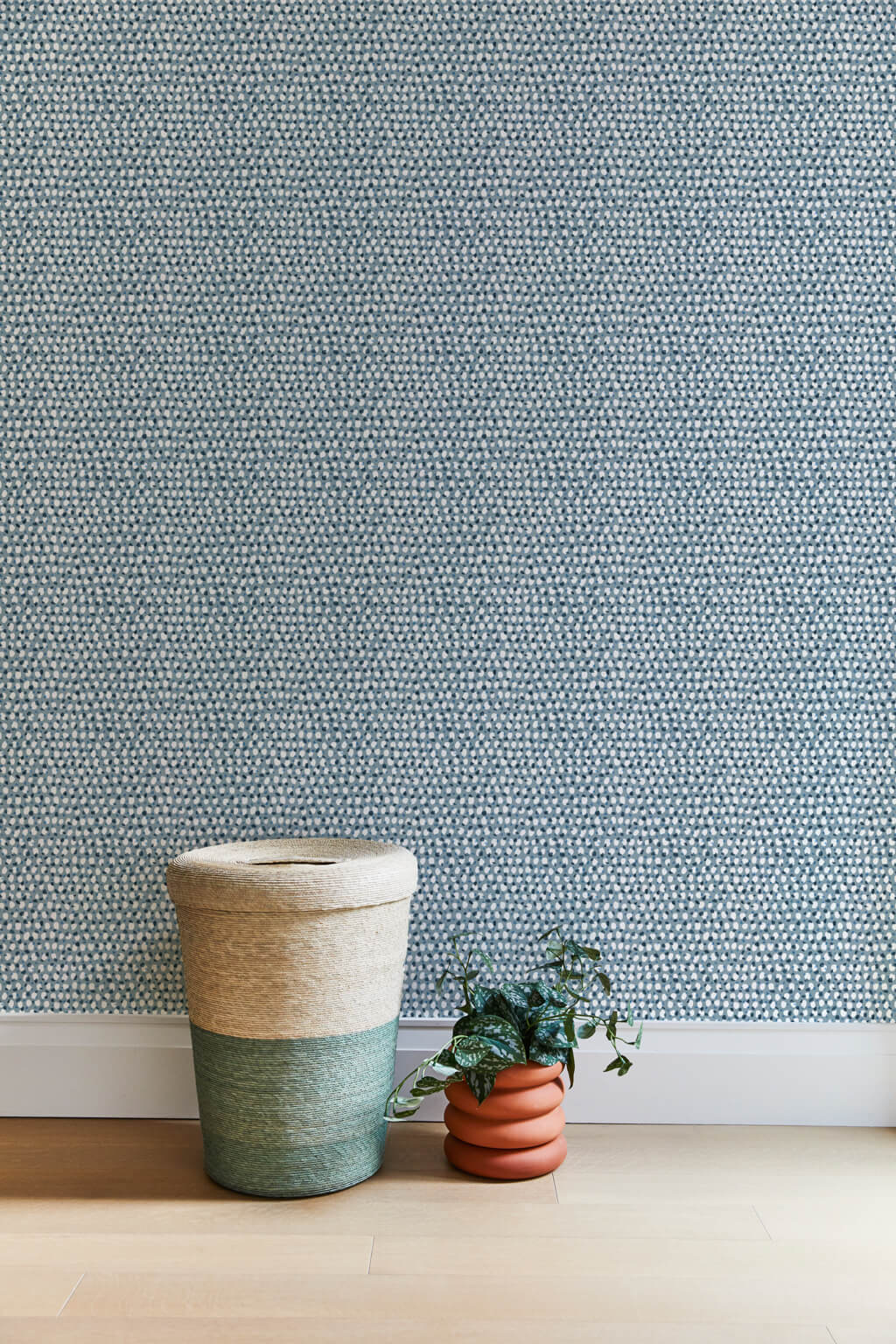 Scattered Dot Wallpaper in Blue/Navy