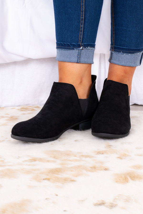 small block heel black shoes