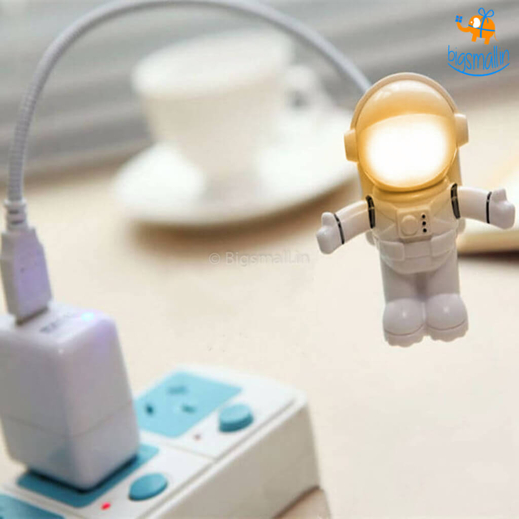 astronaut usb night light