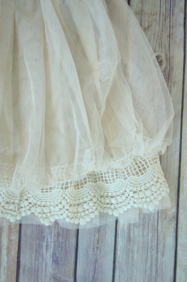Beige Ivory Lace Flower Girl Dress – maidenlaneboutique