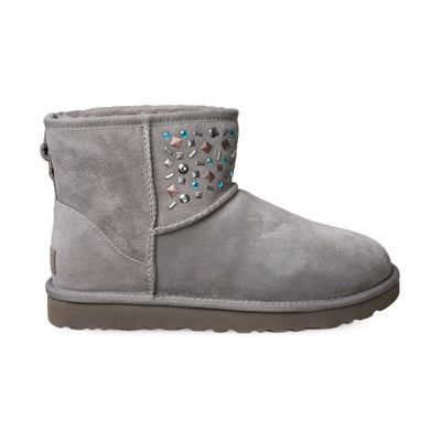 UGG Classic Mini II UGG Graphic Chestnut Boots - Women's – MyCozyBoots