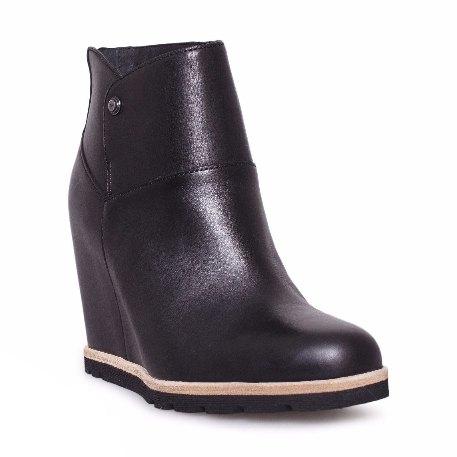 ugg amal black