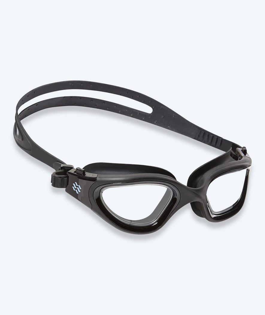 Watery nærsynede svømmebriller med styrke – (-2,0) til (-6,0) – Raven Active – Sort/klar