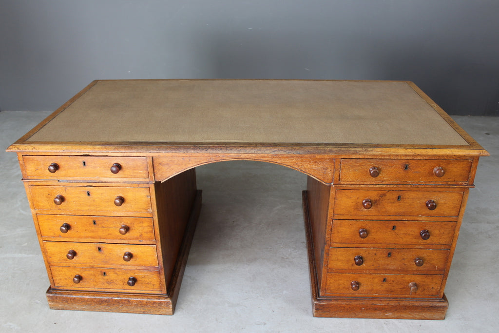 large oak partners desk