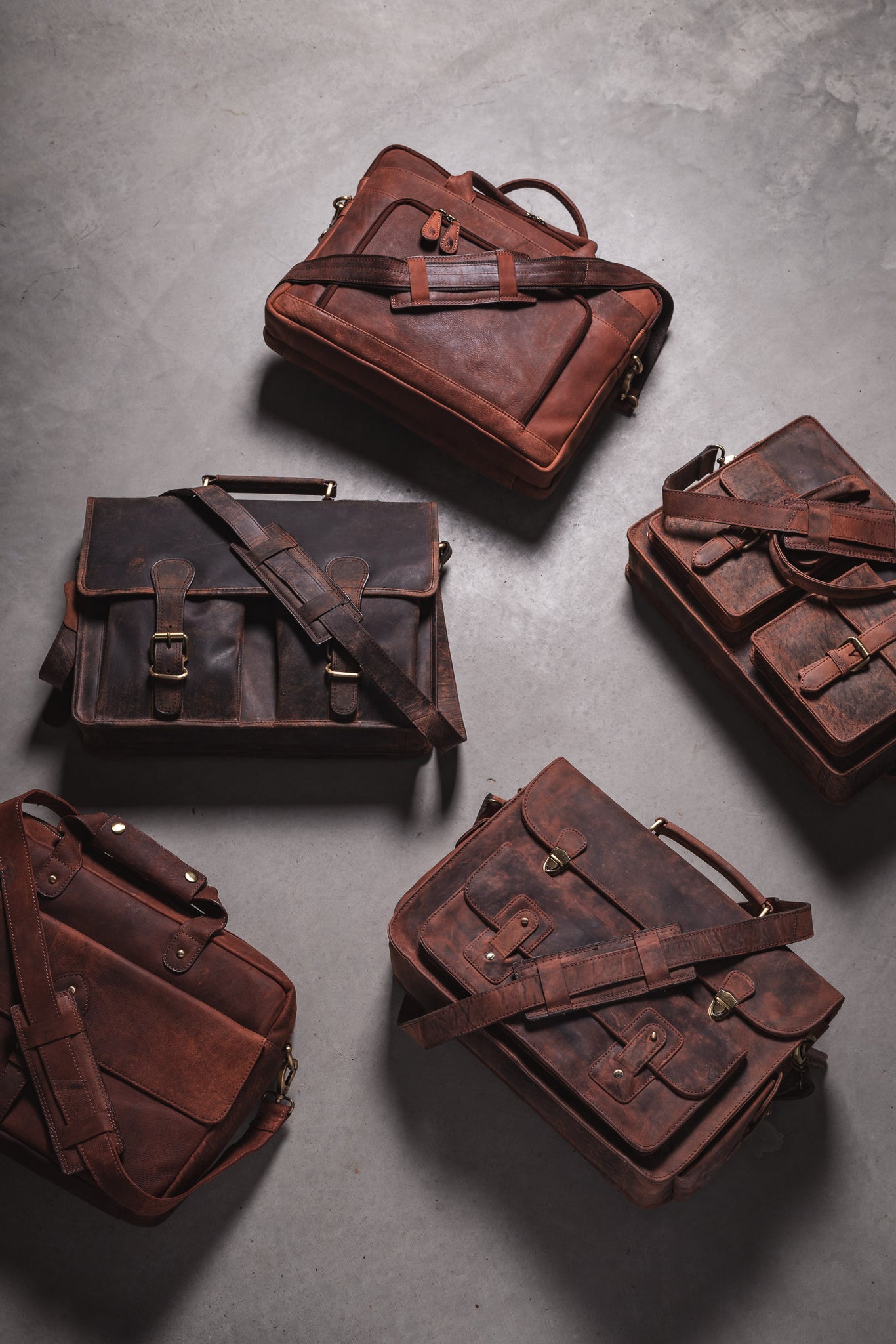 Must-have Features in a High-quality Mens Leather Laptop Bag for Office