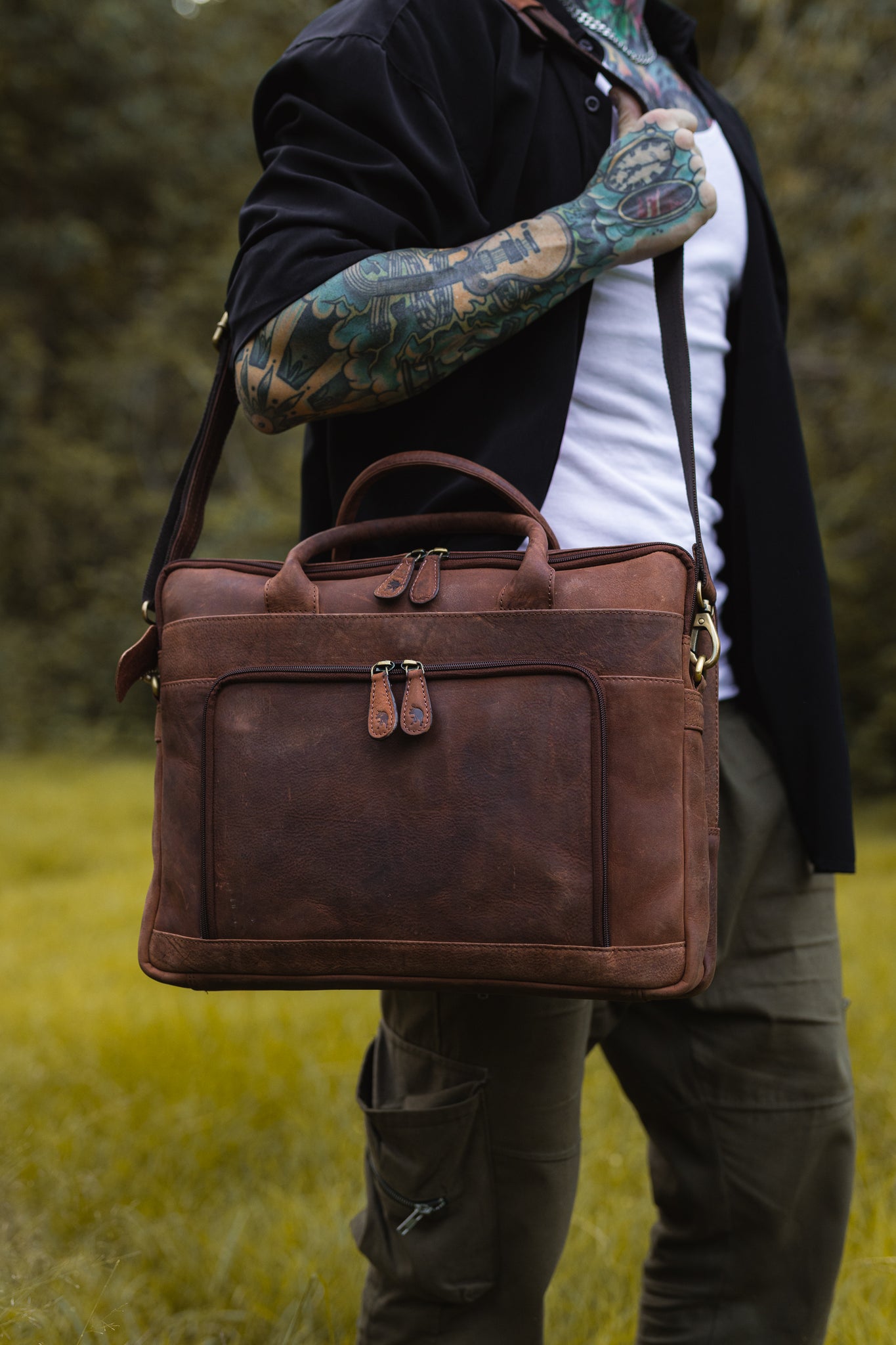 Tips for Organising Your Documents in a Stylish Leather Laptop Document Bag
