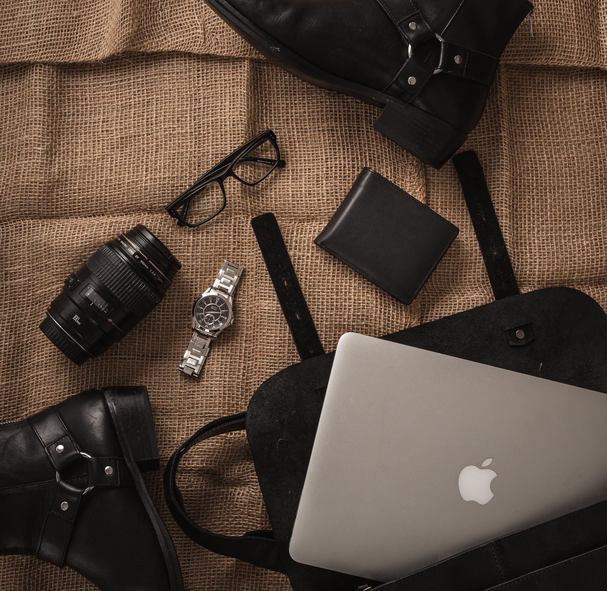 Must-have Features in a High-quality Mens Leather Laptop Bag for Office