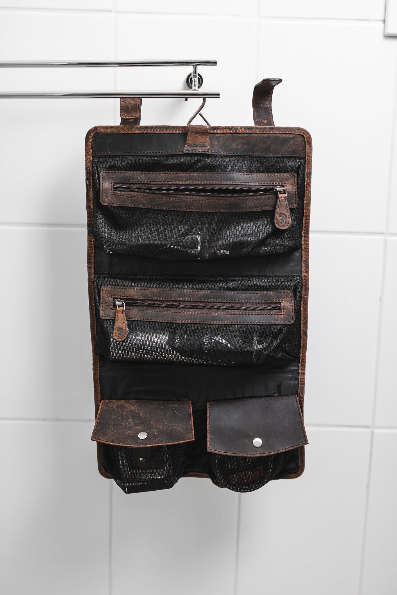 leather toiletry bag from vintage leather sydney