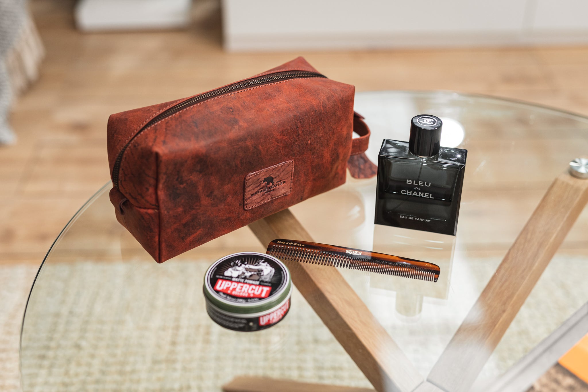 What is An Ideal Type of Leather Toiletry Bag For Men?