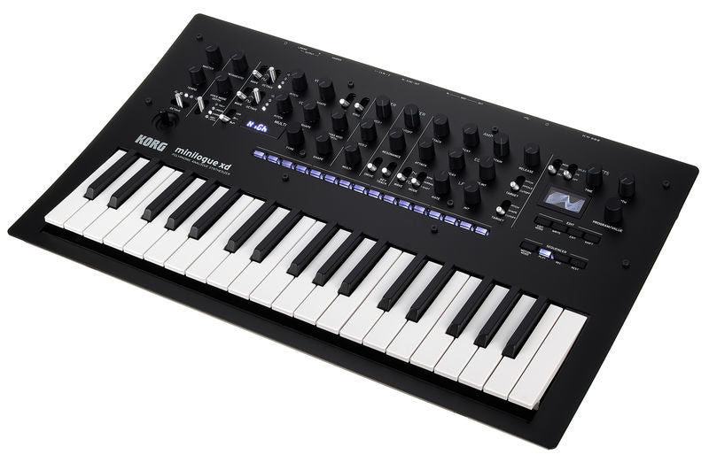 Behringer deepmind 12 vs Korg minilogue xd