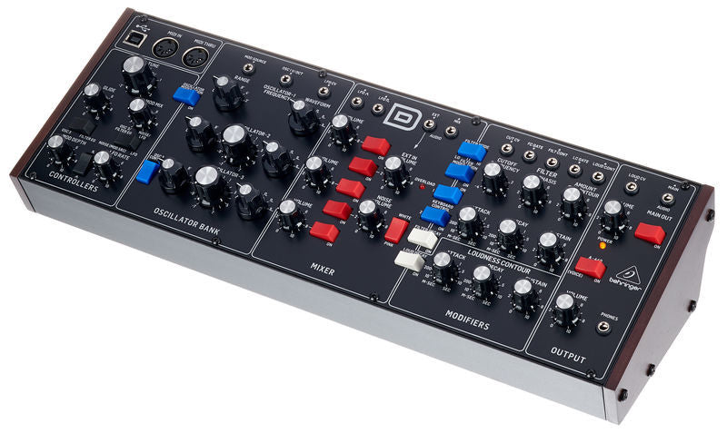 Behringer deepmind 12 vs model d