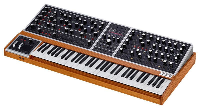 Behringer model d vs Moog