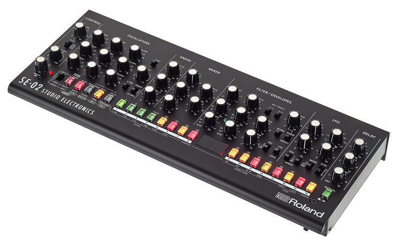 Behringer model d vs Roland se-02