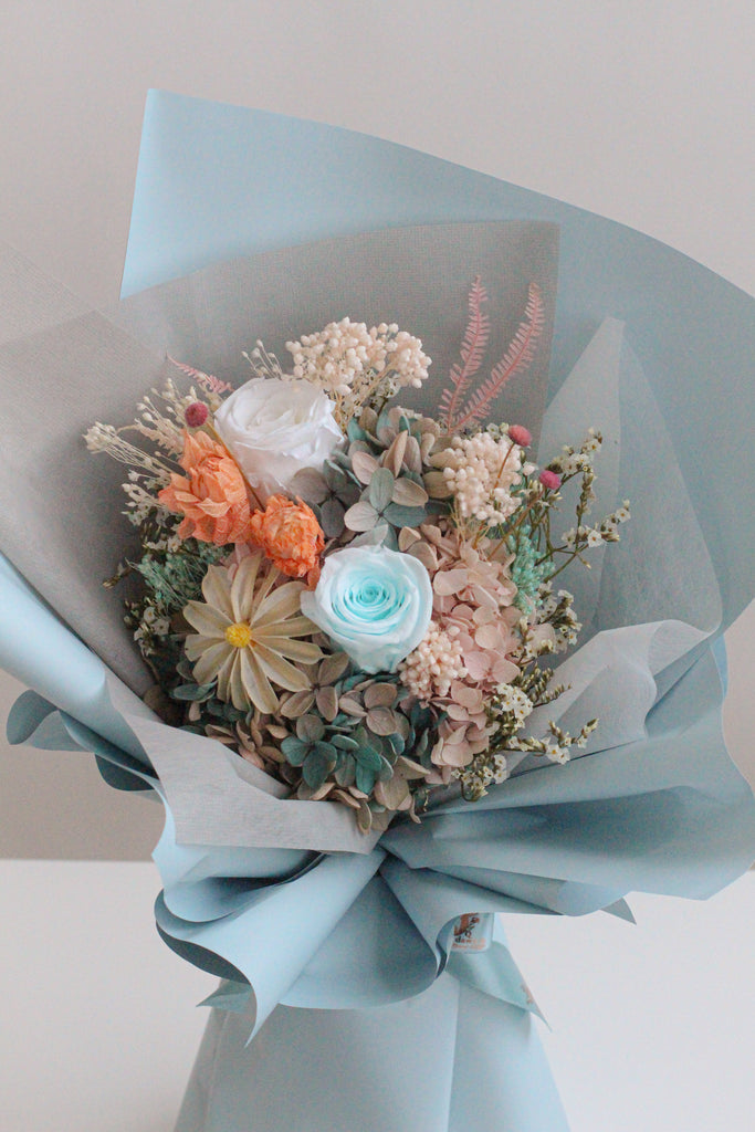 Dried flowers without withering] Blue, white and gray texture natural wind  bouquet - Shop Amanda Floral Design Other - Pinkoi