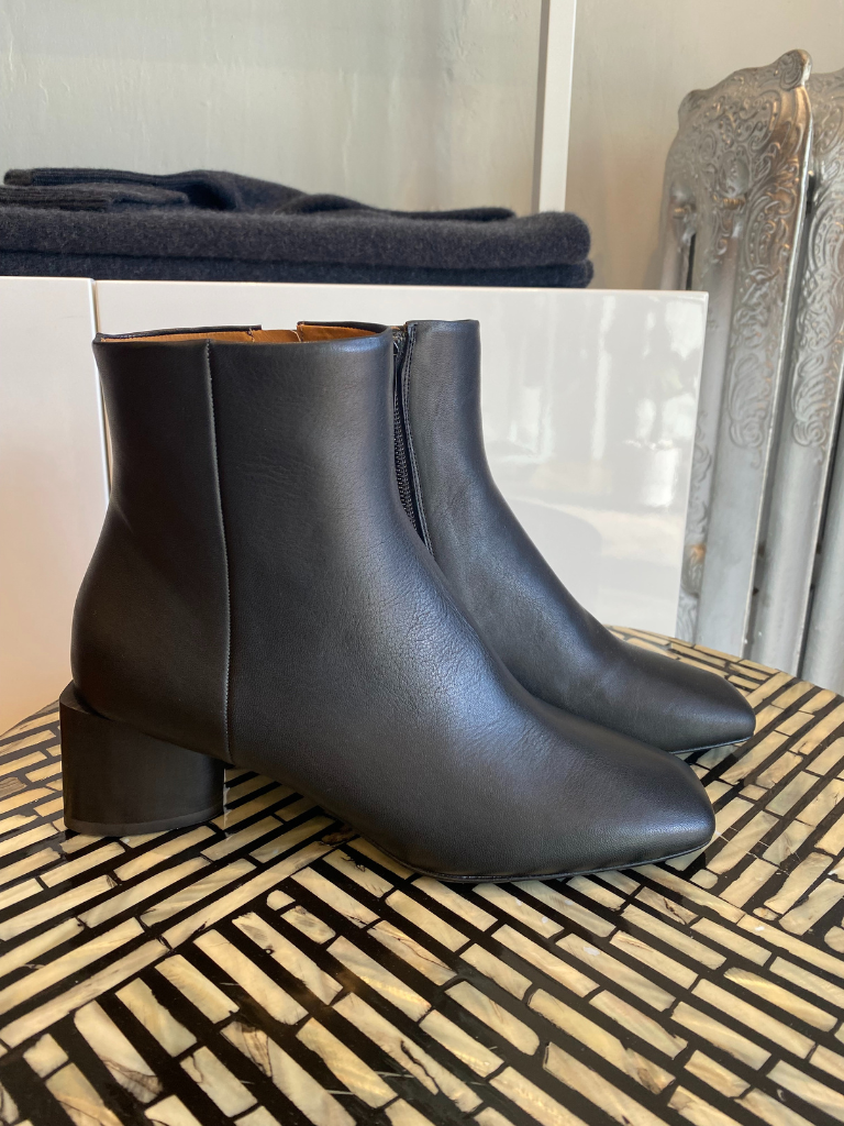 Loeffler Randall Raquel Crepe Sole Chelsea Boot in Black – Strut