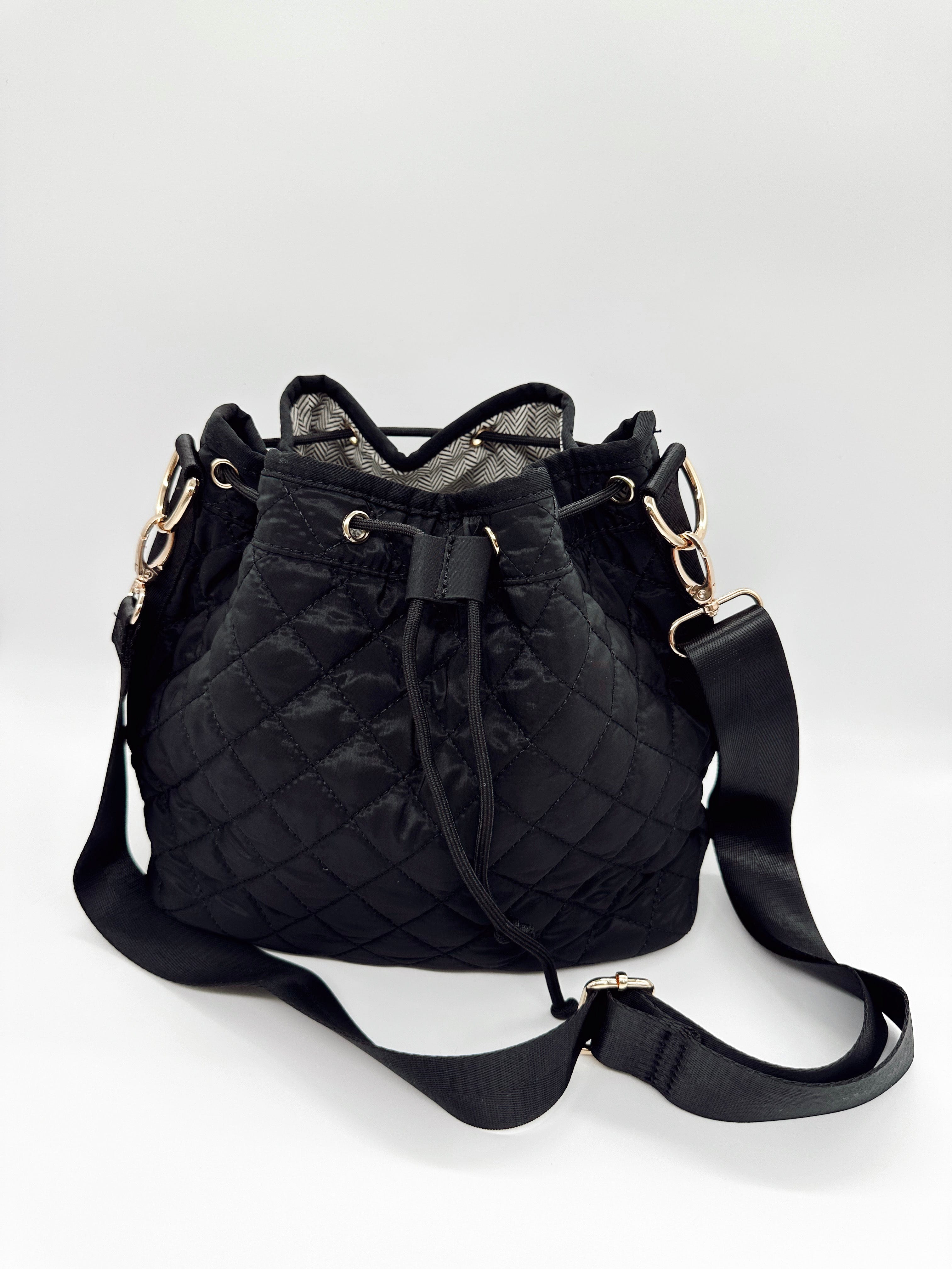 Image of BAG-QUIN-QUI-BLK quilted crossbody
