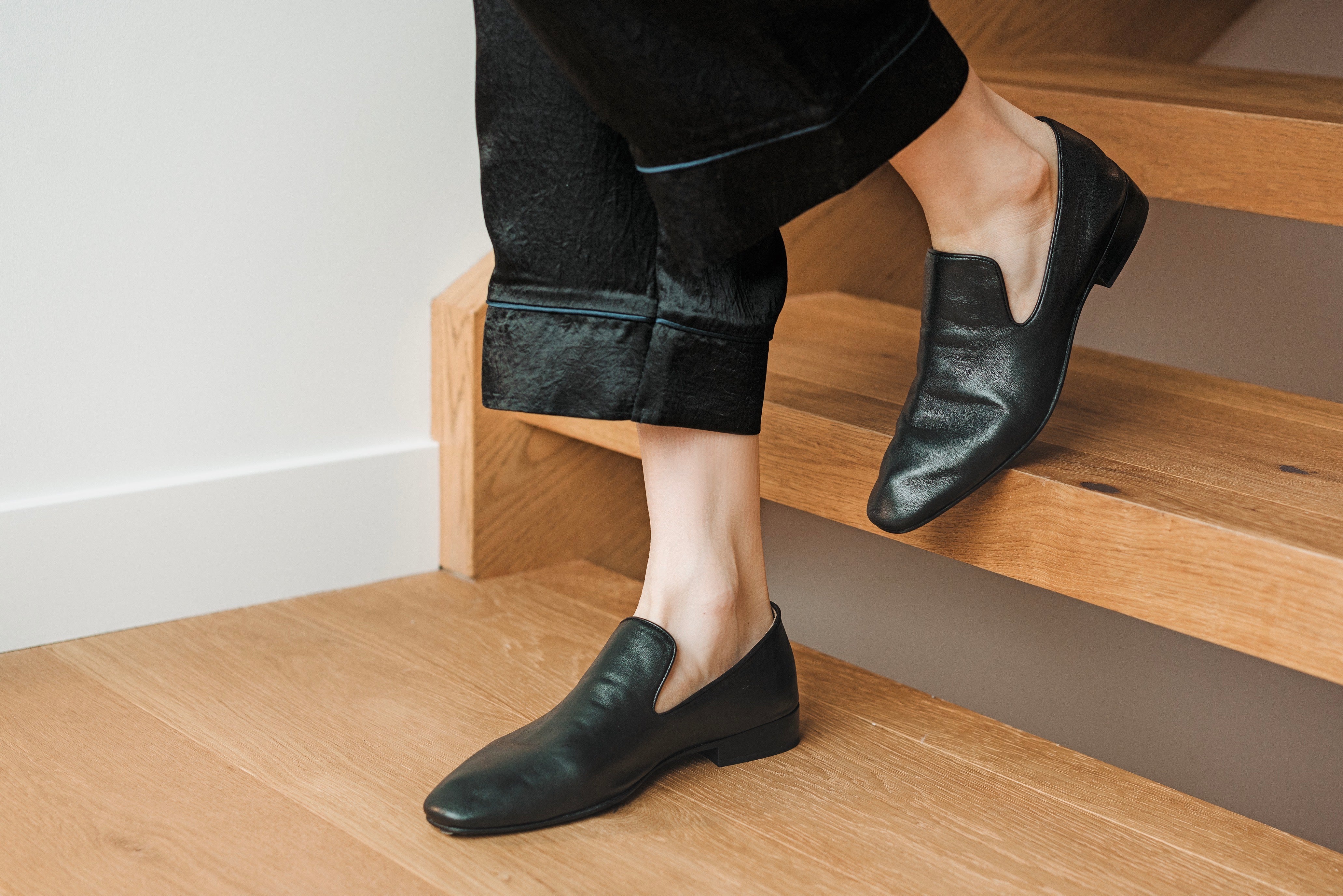 The daily loafer black poppy barley