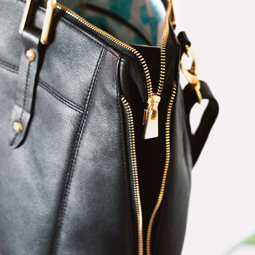 The Perfect Handbag - Poppy Barley