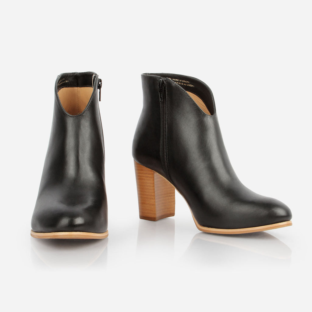 v front ankle boots