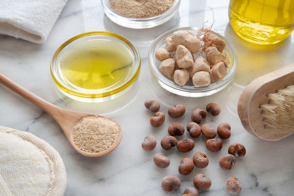 Baobab seeds, fruit and oil.