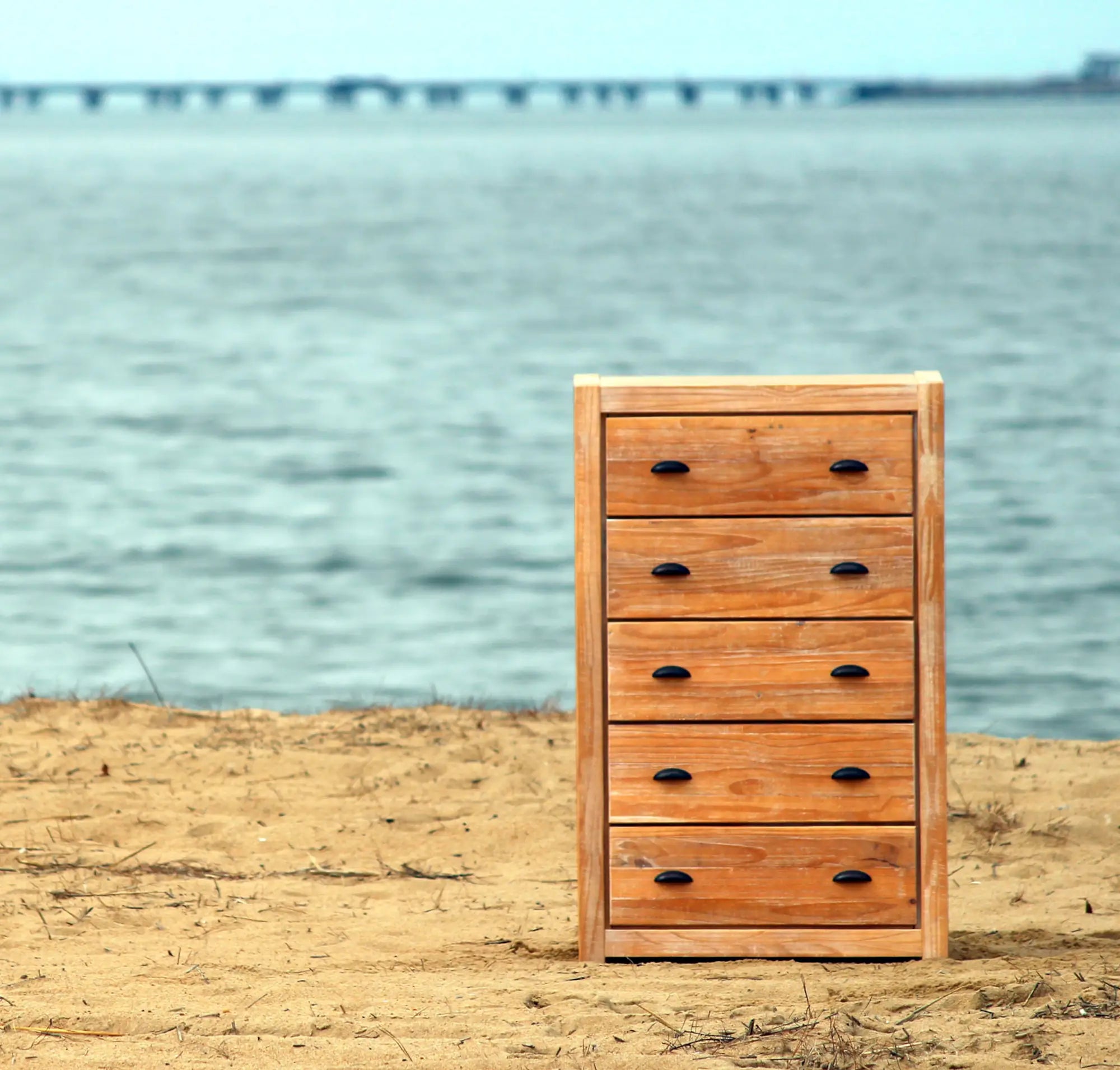 Montauk Solid wood 5-drawer chest in driftwood