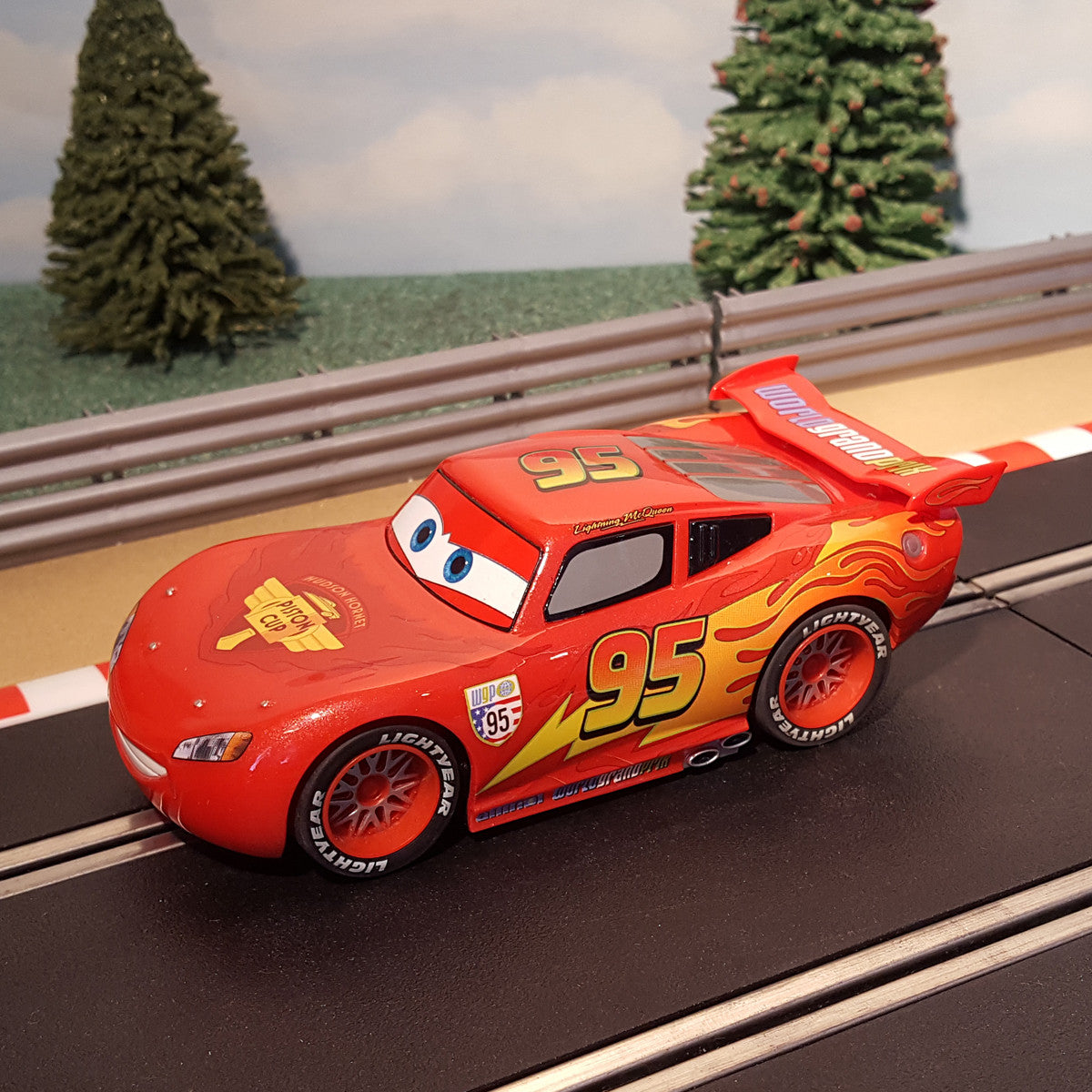 Scalextric 1:32 Car - C3186 Disney Pixar Lightning McQueen – Action Slot  Racing