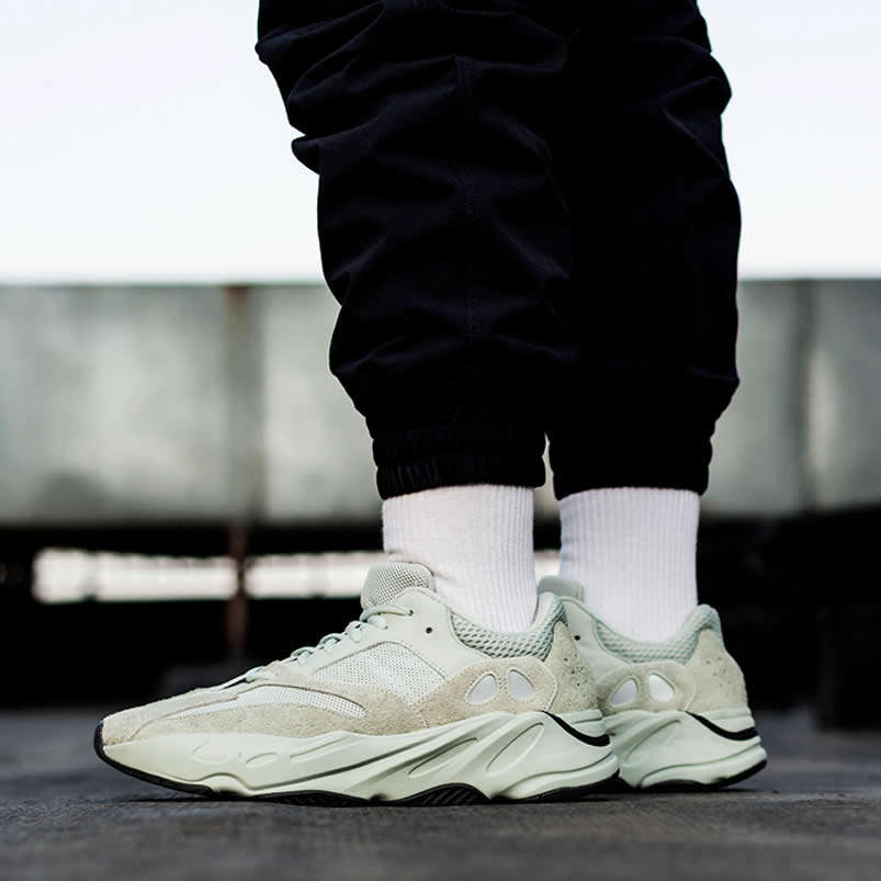 yeezy 700 salt outfit