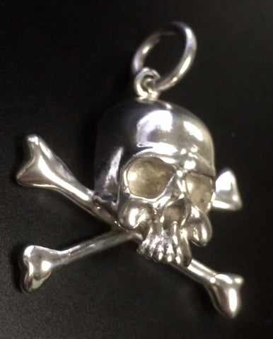 skull and crossbones pendant