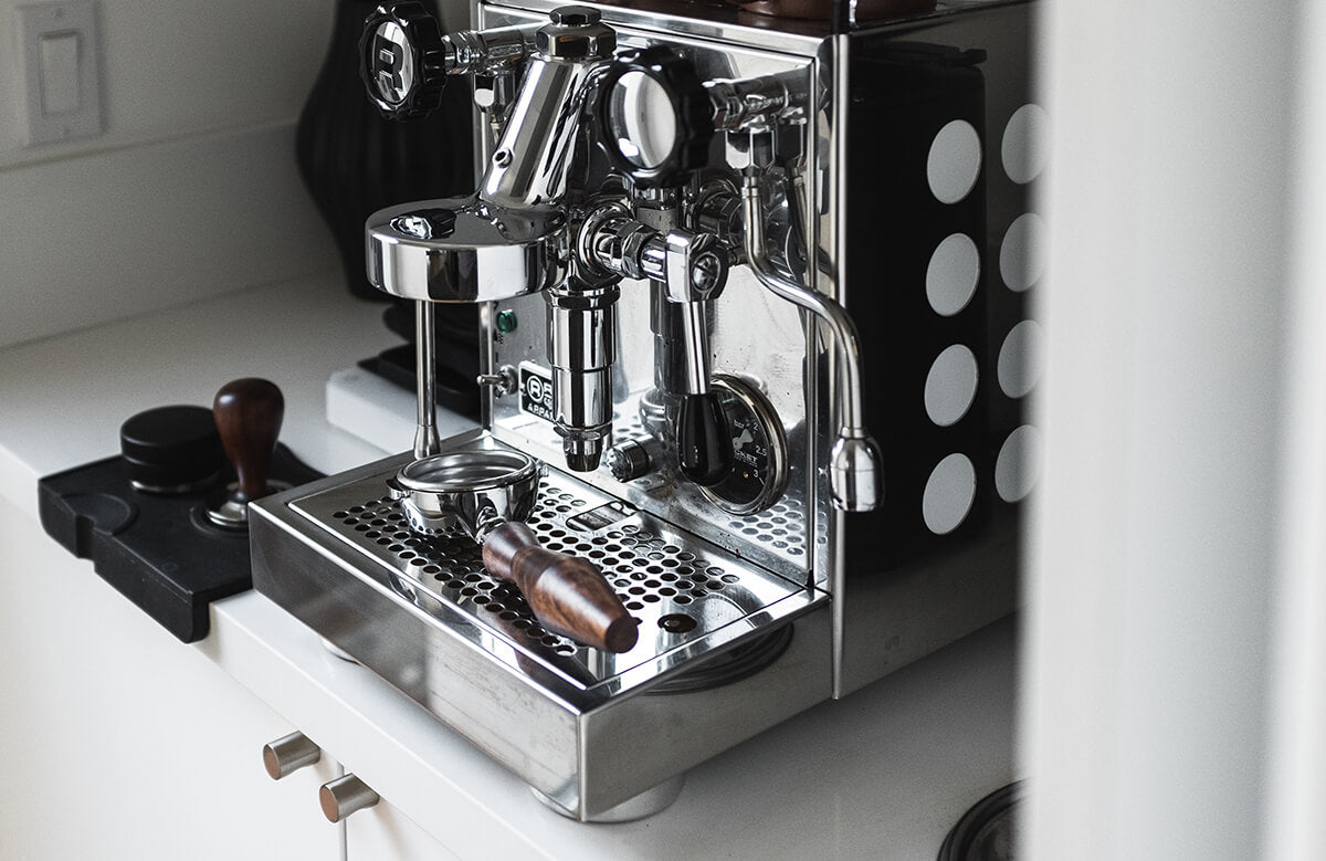 An espresso machine, the best coffee brewing method for espresso