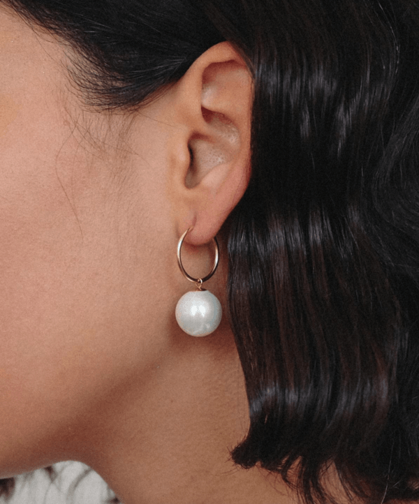 Lady's Pearl Hoops / Luiny