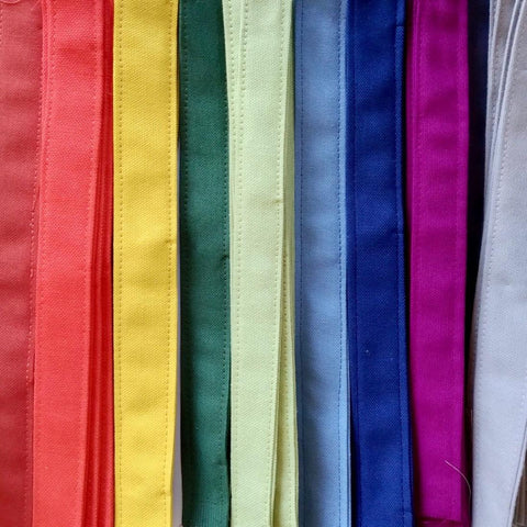 Une gamme de tissus de coton colorés