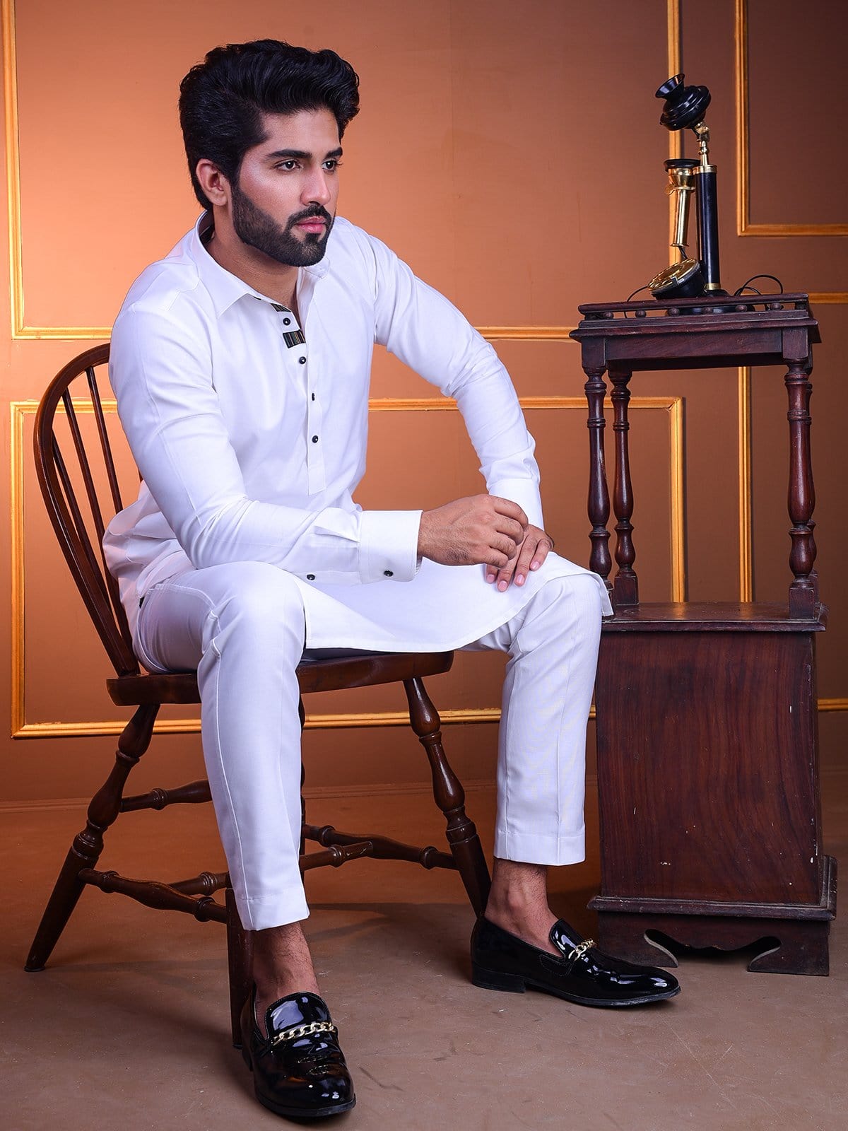 shoes in kurta pajama